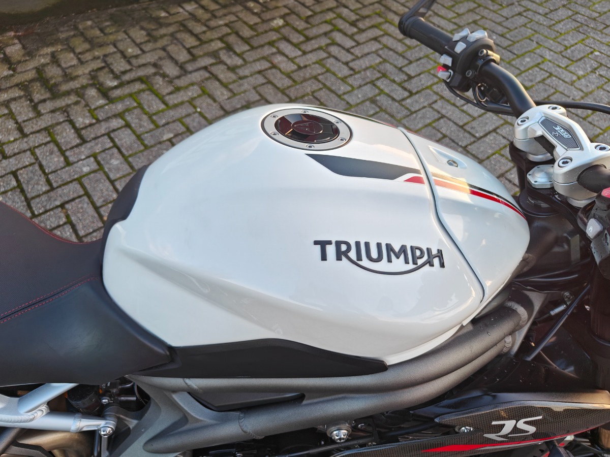 2018_Triumph_SpeedTripleRS